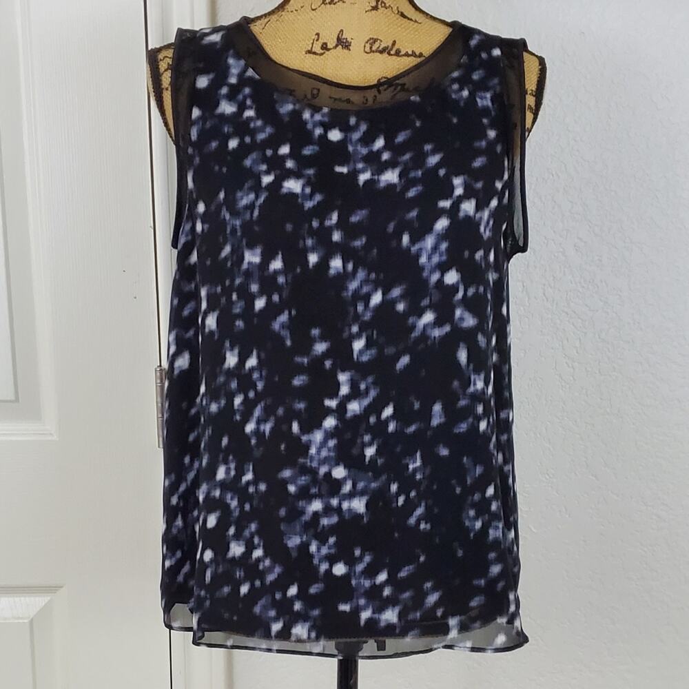Tahari blouse sz M